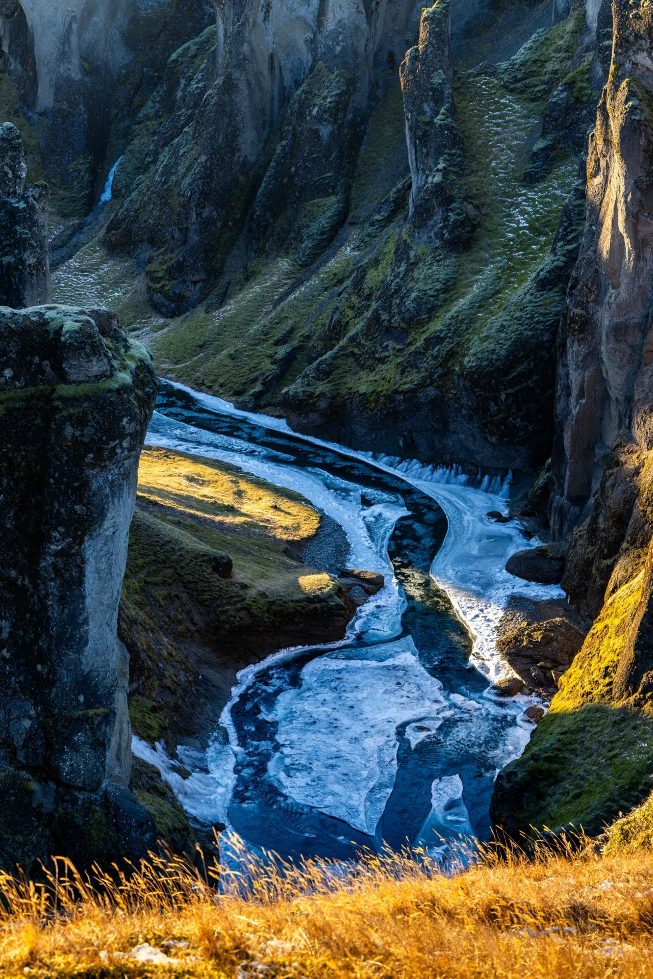 Fjaðrárgljúfur Canyon - Iceland