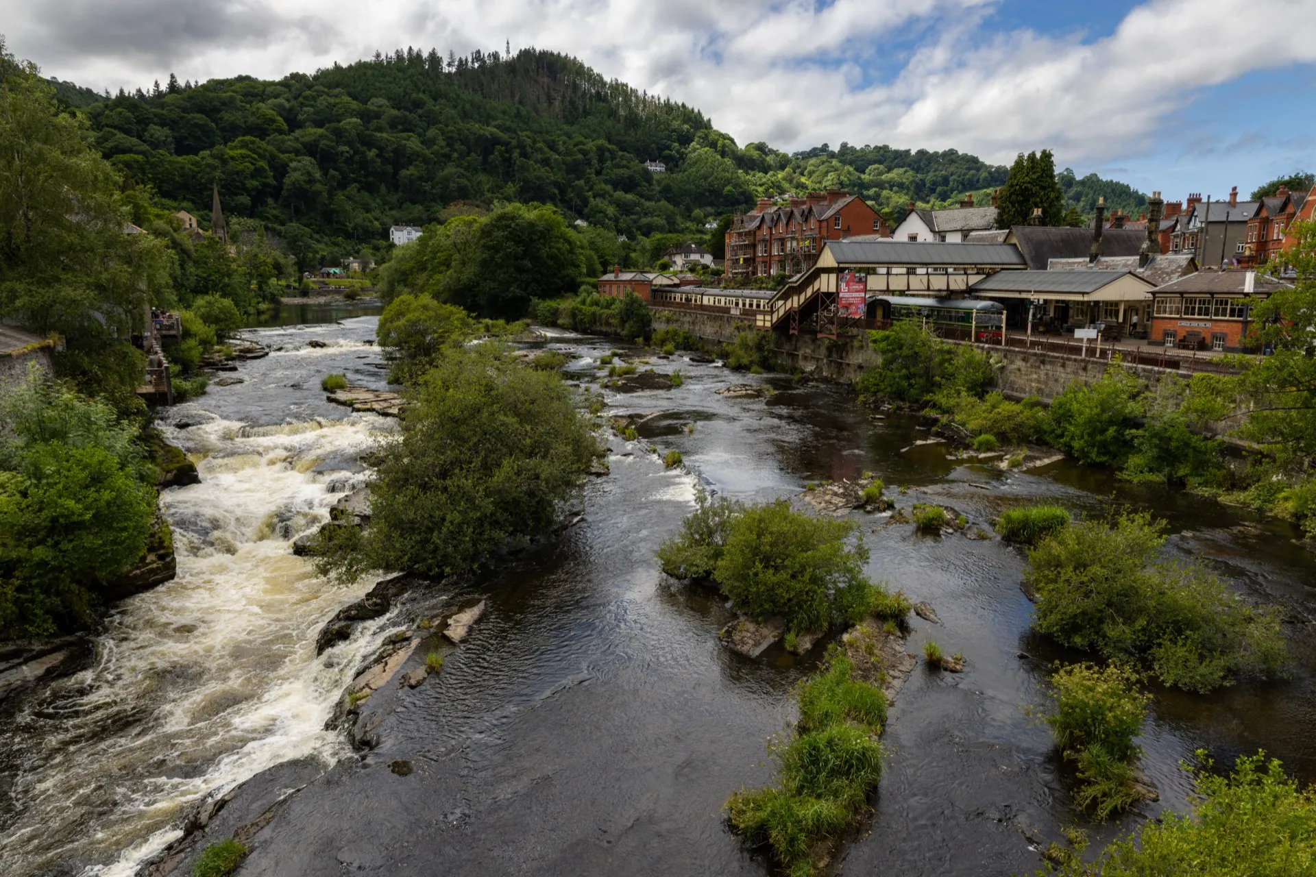 River Dee and Train Station Llangollen - Snowdonia Wales
