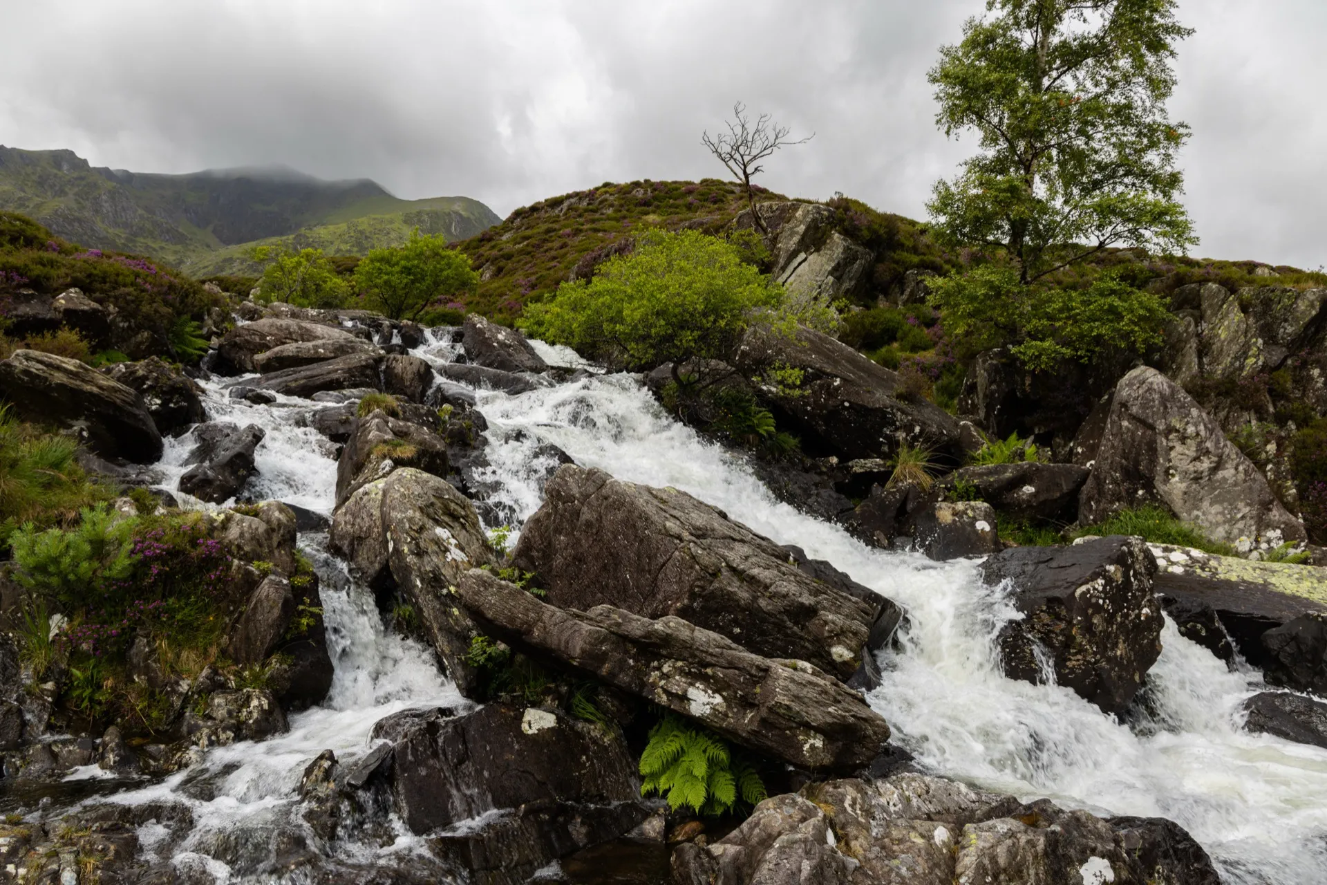 Waterfall Llyn Idwal Trail - Snowdonia Wales