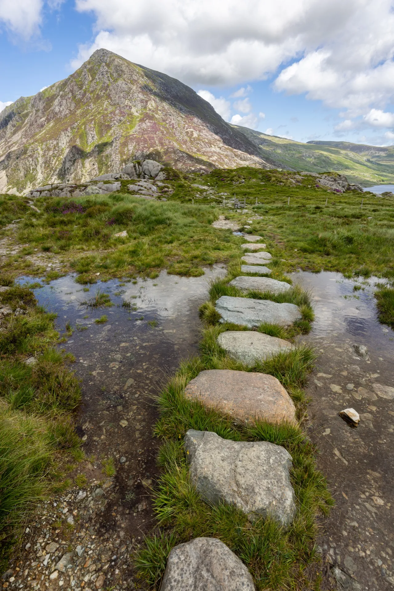 Boulder path Llyn Idwal - Snowdonia Wales
