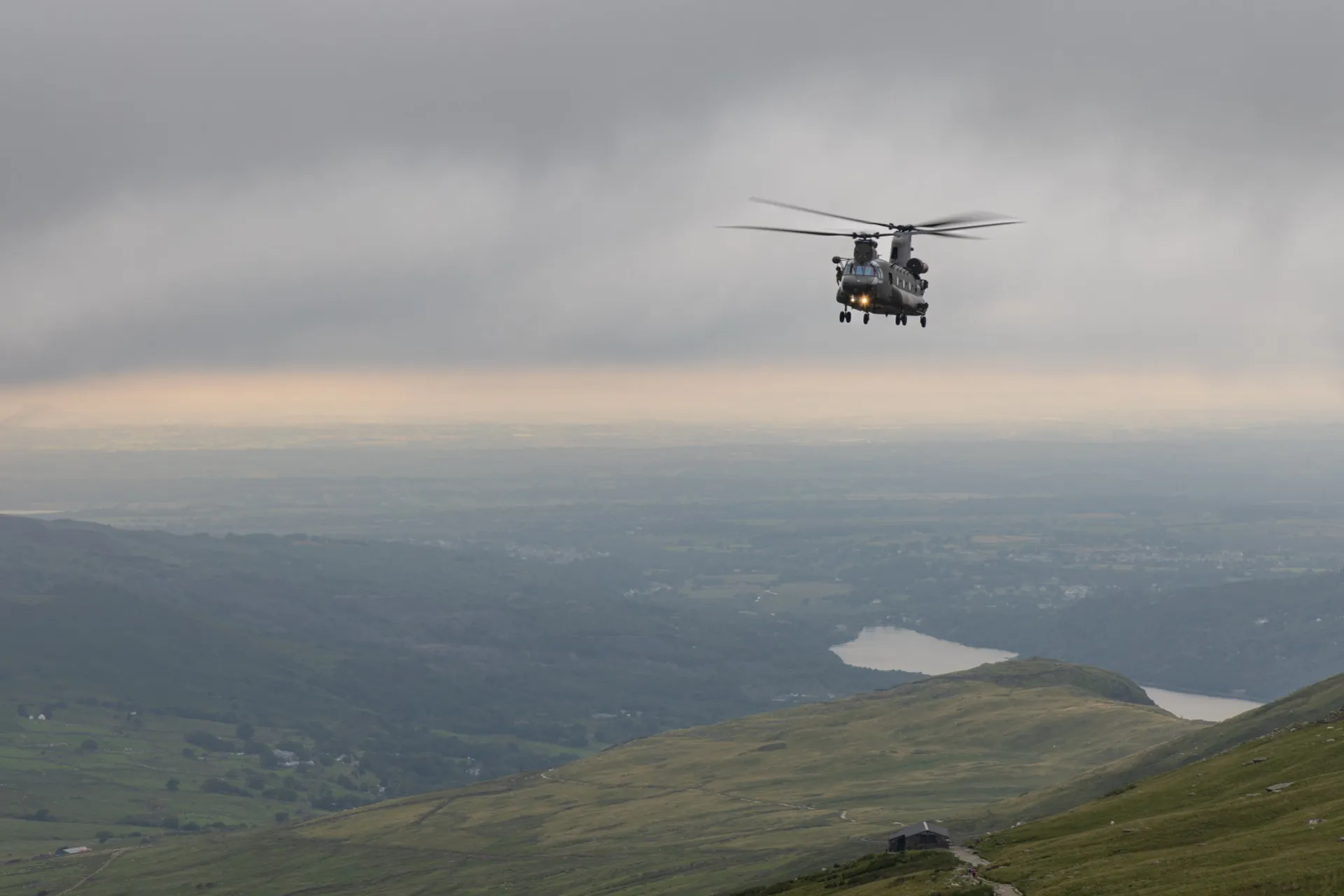 RAF Chinook flying around Llanberis Path - Snowdonia Wales